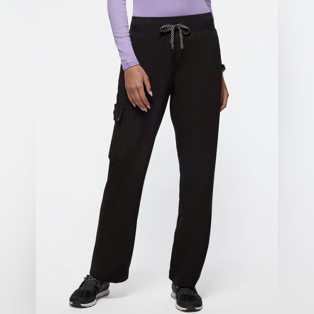 Jaanuu Women's 4-Pocket Scrub Pant in Black Medium